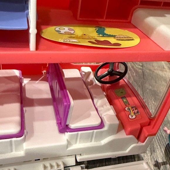 Peppa Pig Peppa’s Adventures Peppa’s Family Motorhome Toy playset - Picture 8 of 10